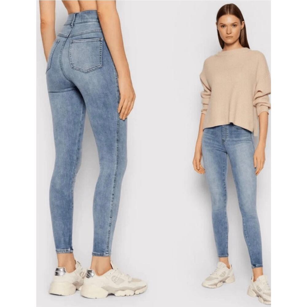 Spanx High-Rise Ankle Skinny Shaping Pull On Jeans in Vintage Wash. Size L